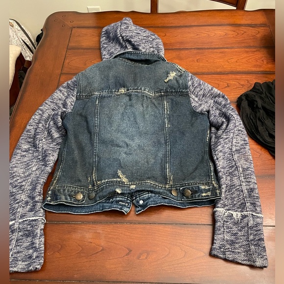 Free People Cropped‎ Distressed Jean Jacket - Picture 6 of 11